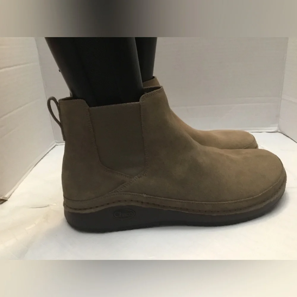Chaco Men's Suede Chukka Boots in Tan